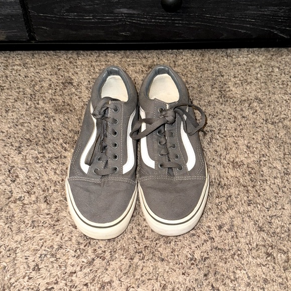 Vans - Picture 1 of 4